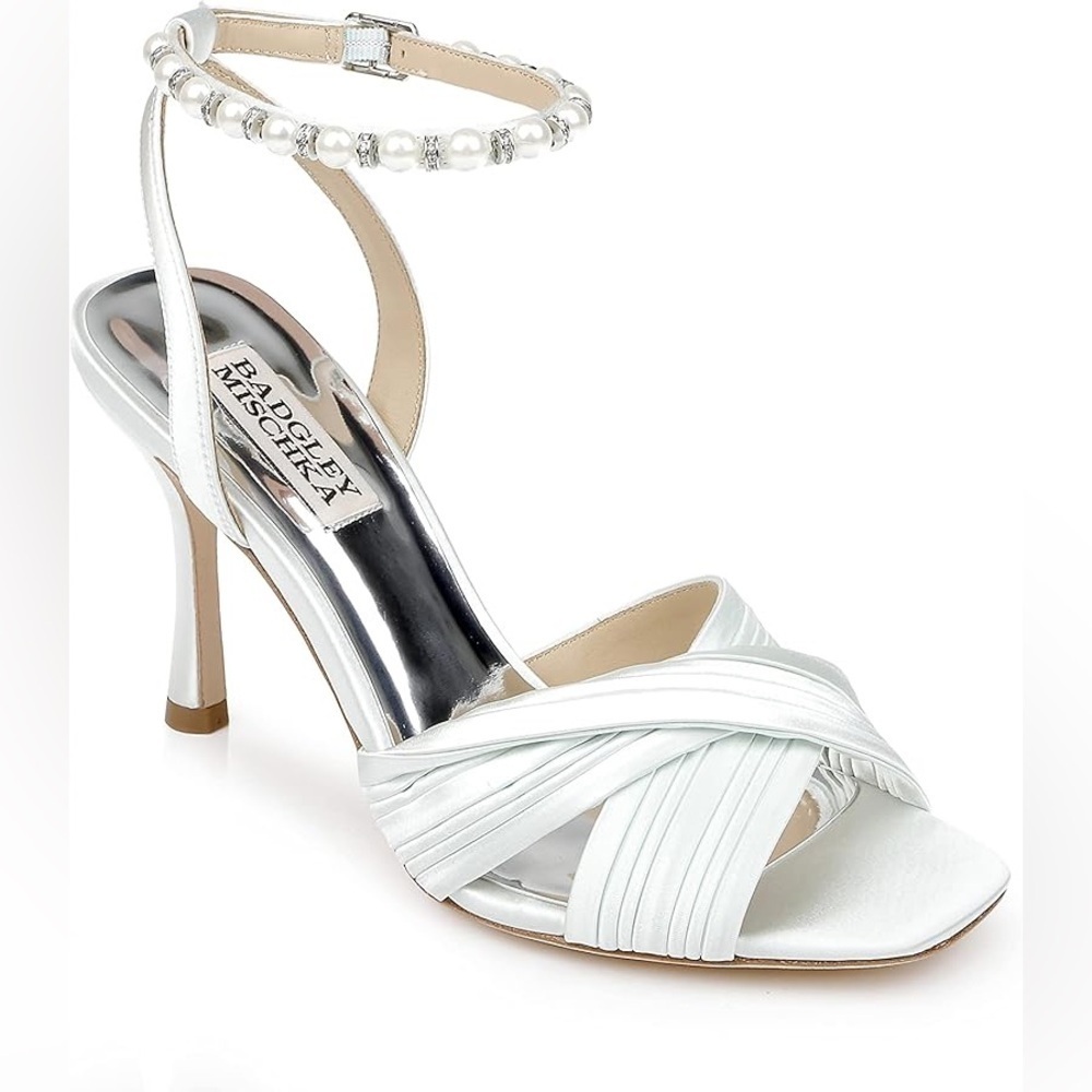 Badgley Mischka Tawny Ivory Satin Pearl Ankle Strap Heeled Sandals Size 9 EUC